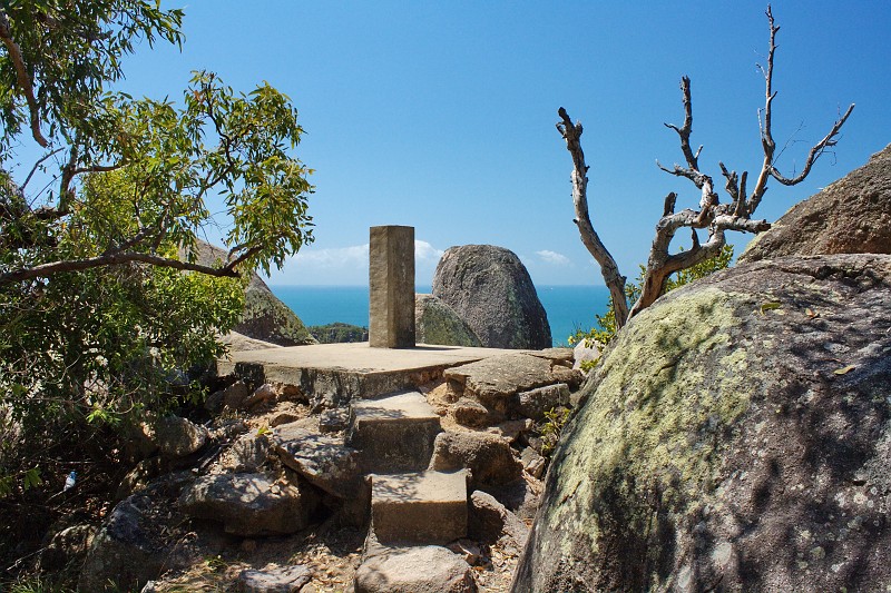 2009-11-06 22-02-37_4.jpg - Festungs- und Stellungs-Ruinen bei "The Forts" auf Magnetic Island
